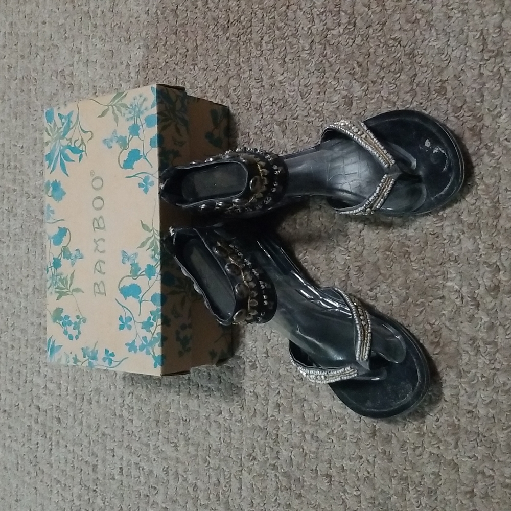 Black willow sandals
